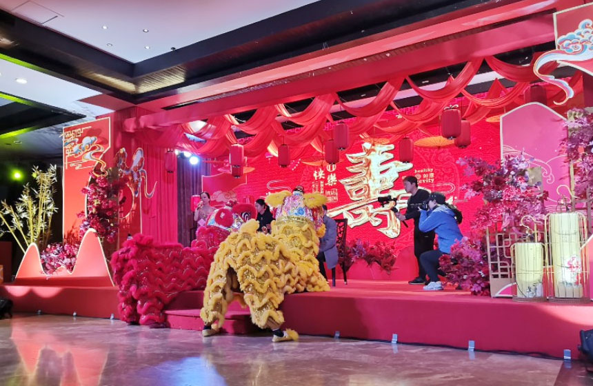 寿宴舞狮