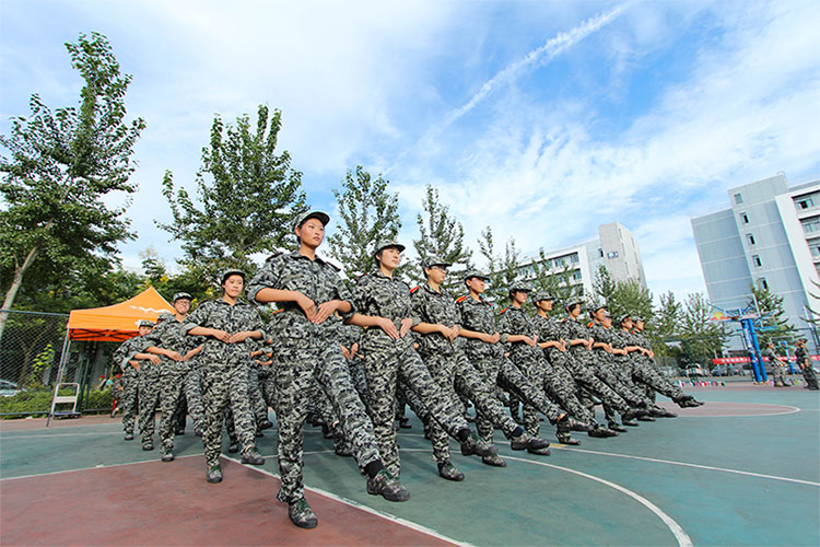 学校军训服务