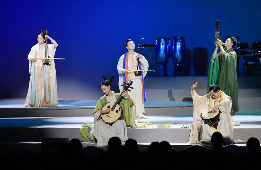 民乐乐团演出
