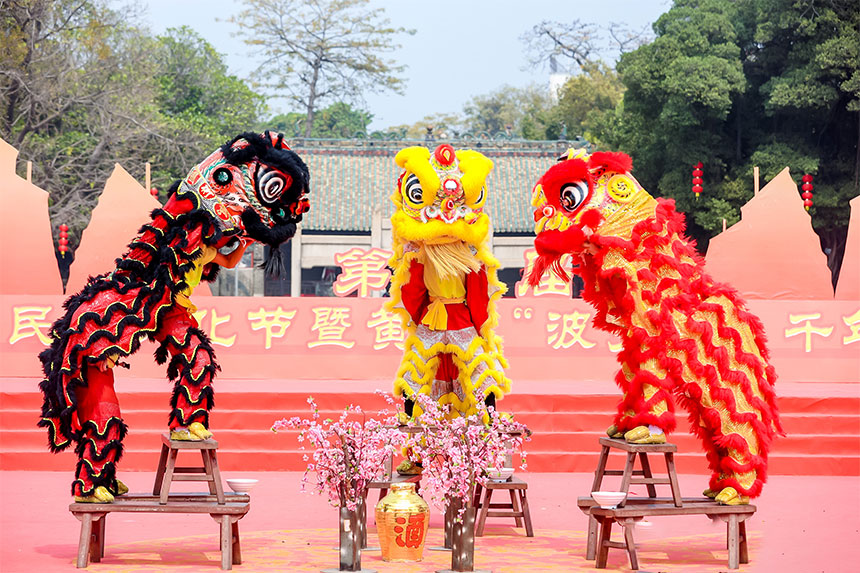 景区节日舞狮表演